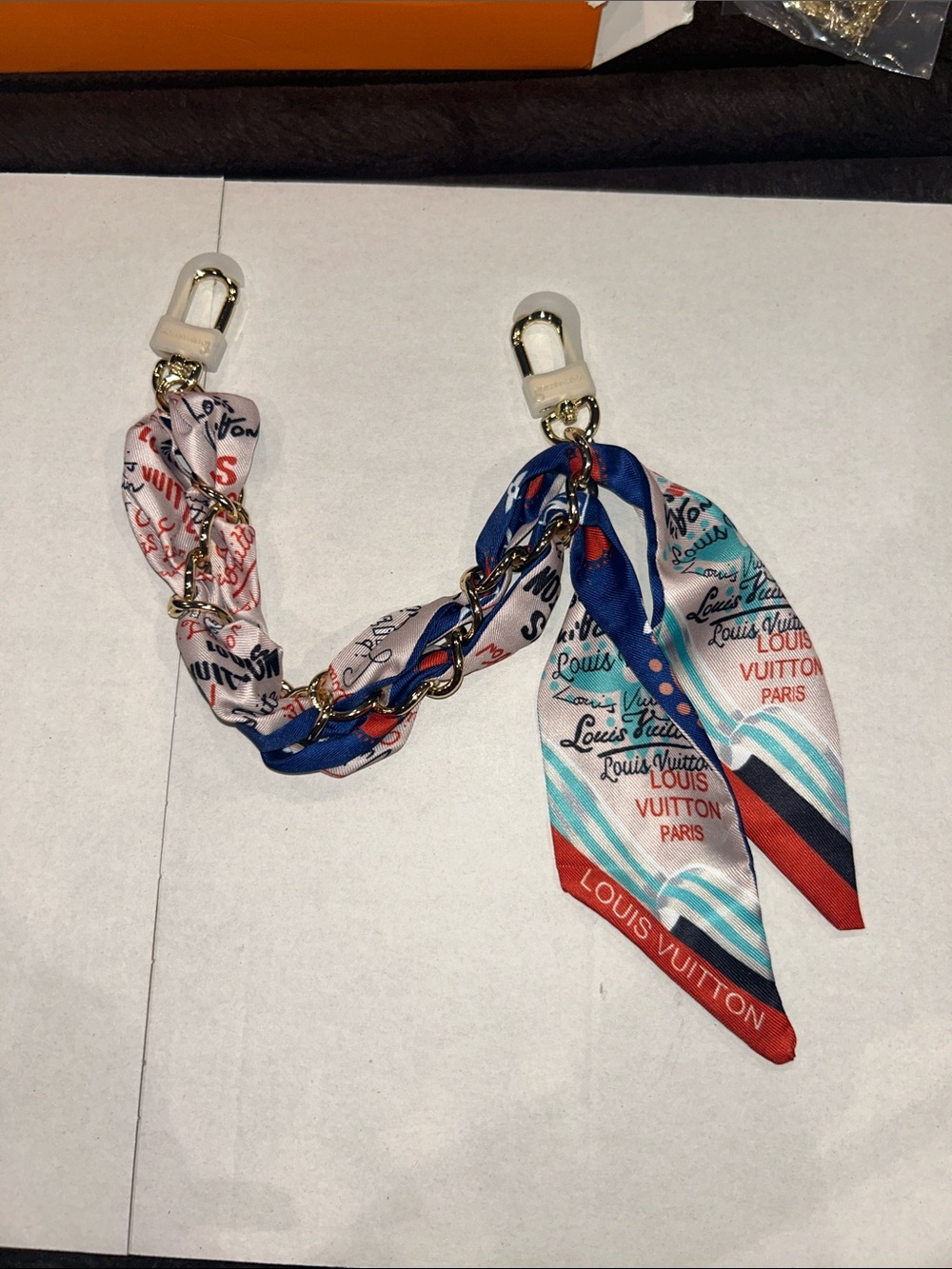 Silk bag charm - Picture 4 of 4